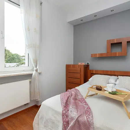 Bright Grey In Close To The By Renters Апартаменты *