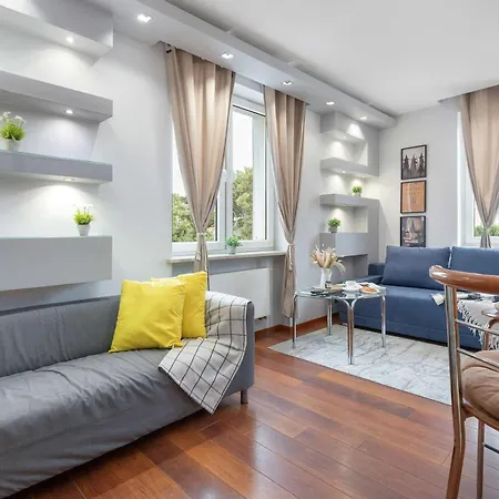 Bright Grey In Close To The By Renters Апартаменты Сопот