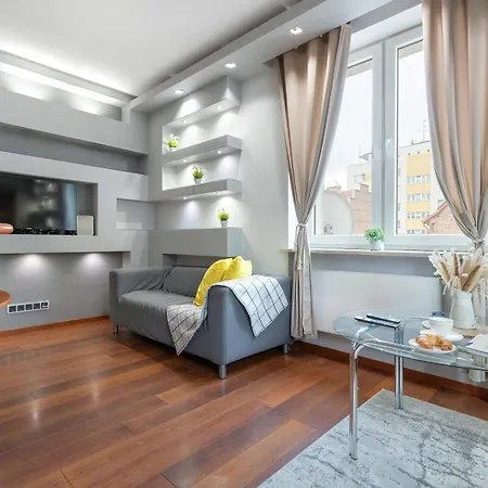 Bright Grey In Close To The By Renters Апартаменты